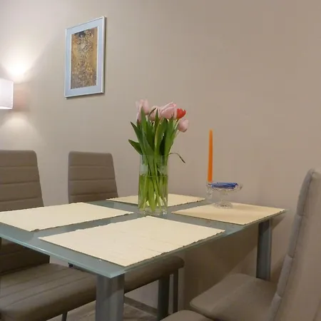 Ruhige-2-zimmerwohnung-mit-guter-verkehrsanbindung Apartman *